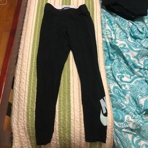 Nike Women’s Cropped Leggings